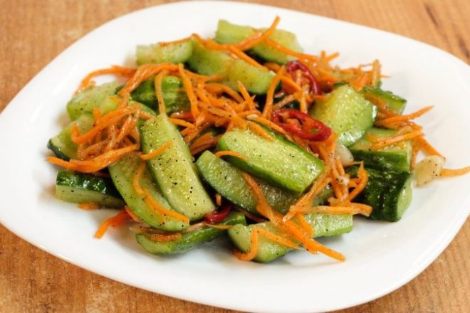 Простой салат с морковкой по-корейски и свежими огурцами – пошаговый рецепт приготовления с фото