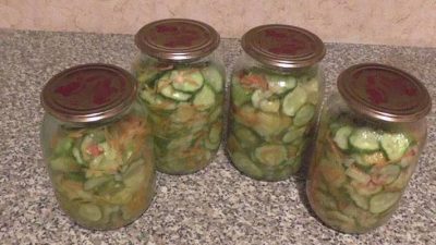 Салат «Сырой» из огурцов без варки