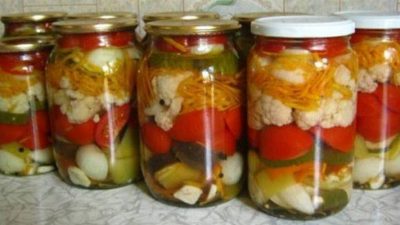 Салат «Зимний король» из огурцов с помидорами