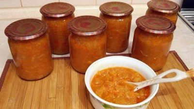 Огуречная икра с овощами и яблоком