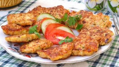 Сытные оладьи из кабачков и куриного фарша