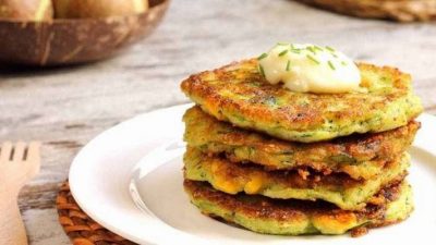 Диетические кабачковые оладьи с мукой