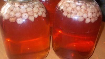 Быстрый компот из клубники с лимонной кислотой