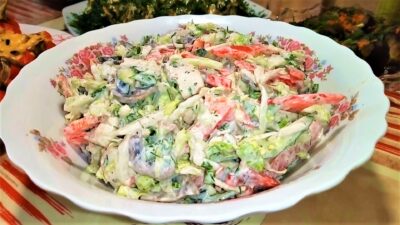 Салат из пекинской капусты с курицей и грибами
