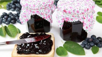 Варенье из черники с ромом и медом