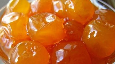 Варенье из желтой черешни с кусочками лимона