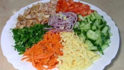 Салат «Козел в огороде» с краснокочанной капустой и говядиной