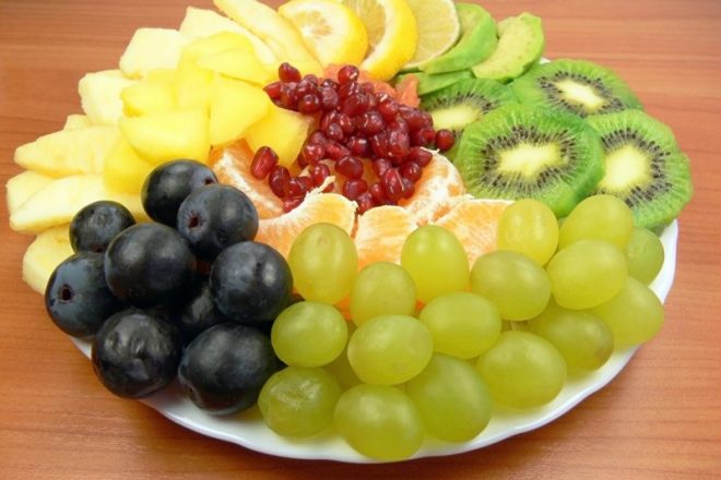 Салат «Козел в огороде» с фруктами