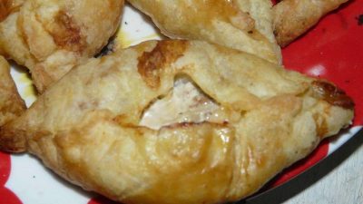 Расстегаи с щукой и семгой из дрожжевого теста