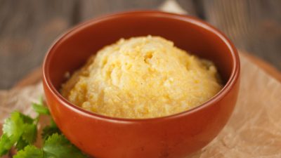 Мамалыга из кукурузной муки с молоком