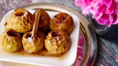 Запеченные яблоки с медом и ванилином