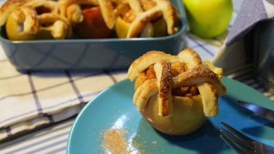 Запеченные яблоки с медом и корицей на десерт