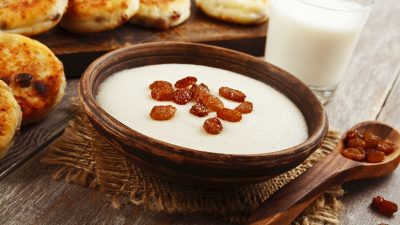 Манная каша с изюмом для детей в мультиварке