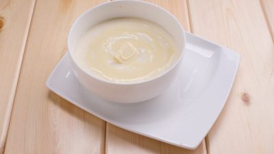 Манная каша на воде с сухим молоком