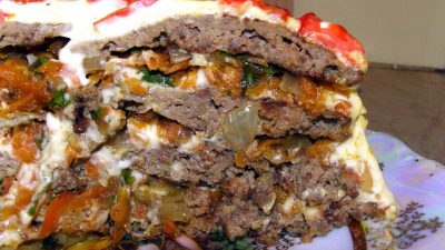 Печеночный торт с баклажанами и помидорами