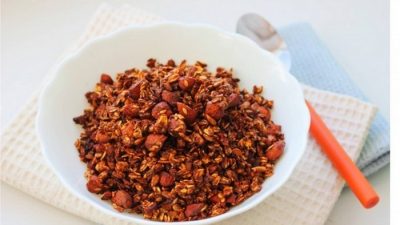 Гранола с миндалем и яблочным пюре