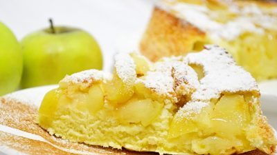 Шарлотка на сметане с ванилином