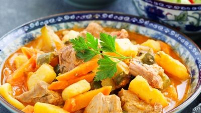 Азу из филе индейки с картошкой в духовке