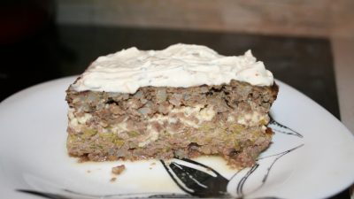Запеканка из говяжьей печени с рисом и чесноком