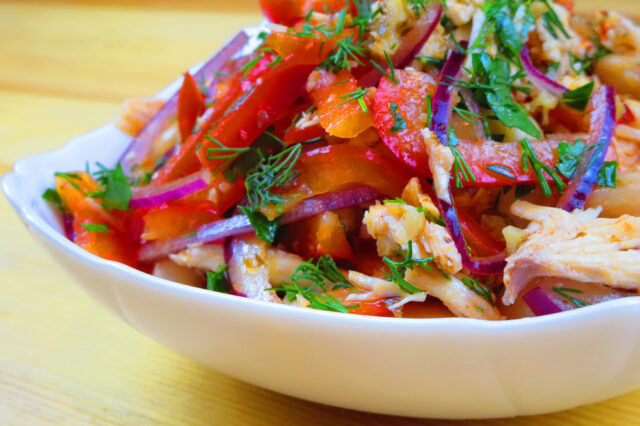 Салат с красной фасолью консервированной и курицей рецепт фото пошагово и видео