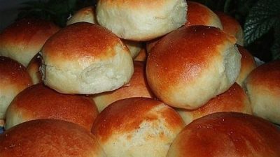 Булочки «Милашки» с конфетной начинкой