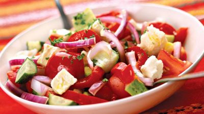 Салат «Шопский» с брынзой и зеленью