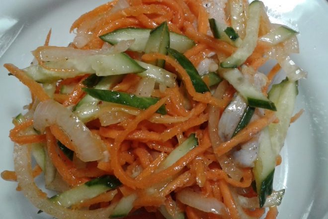 Салат «Хе» из судака с морковью и луком
