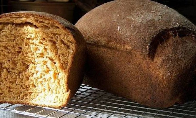 Ржано-пшеничный хлеб на дрожжах в духовке