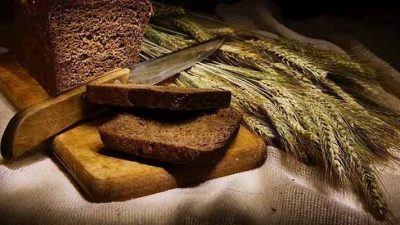 Ржаной хлеб на закваске с кориандром в духовке