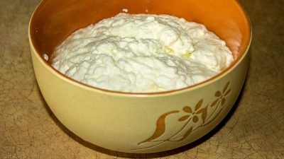 Творог из молока с натуральным йогуртом