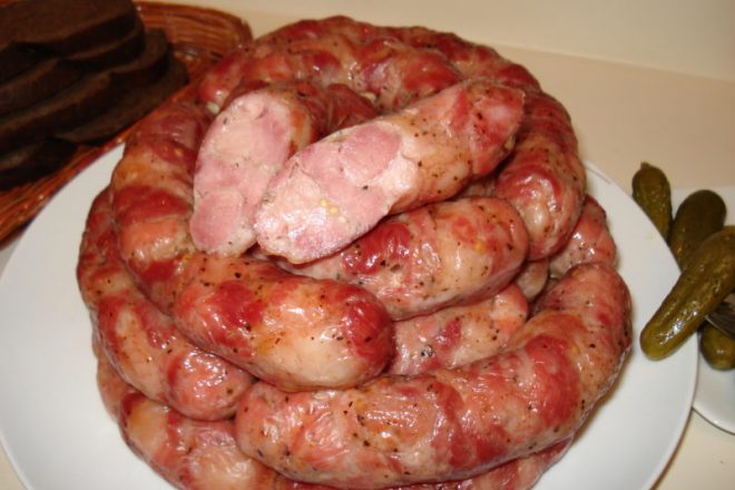 Домашняя колбаса из свинины с коньяком