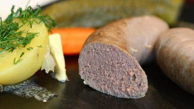 Ливерная колбаса в кишках по-домашнему