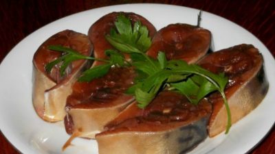 Простая скумбрия в соевом маринаде