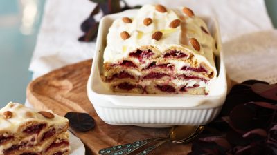 Торт «Монастырская изба» с вишней и сгущенным молоком