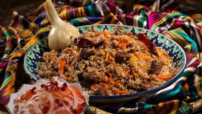 Плов с бараниной и белым луком в мультиварке