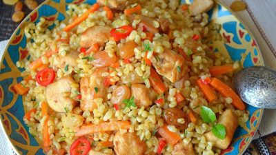 Плов с куриным филе и изюмом в мультиварке