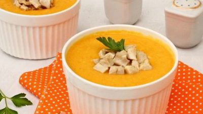 Морковный суп с курицей и плавленым сыром