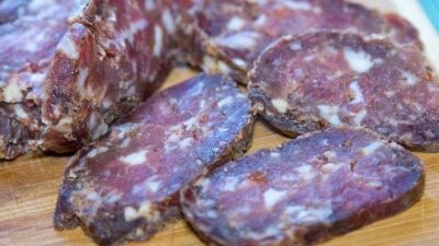 Суджук из баранины с коньяком
