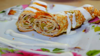 Бризоль из курицы с маринованными огурцами