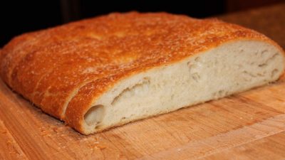 Хлеб чиабатта с сыром и чесноком