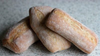 Бездрожжевая чиабатта с ржаной мукой