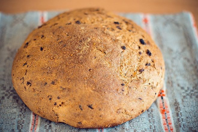 Бездрожжевой ржано-пшеничный хлеб на закваске в духовке