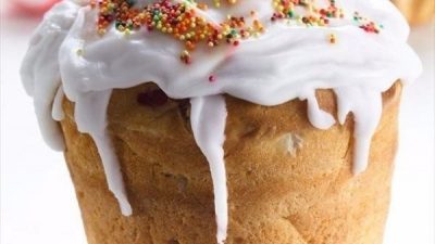Кулич на сухих дрожжах и сметане с сухофруктами