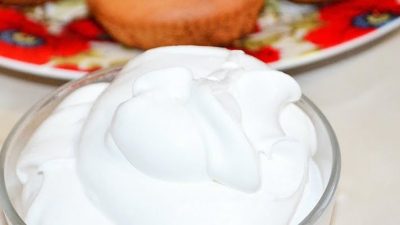 Заварная глазурь для кулича из белков и сахара