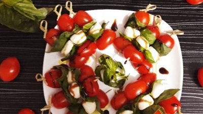 Мини-капрезе с заправкой
