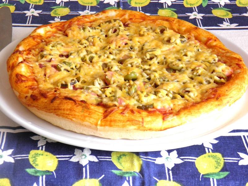 Пицца Болоньезе: сочный вкус мясного фарша в сочетании с особенным соусом