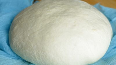 Дрожжевое тесто для пиццы на газированной воде без яиц