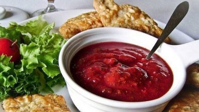 Красный соус ткемали из сливы венгерки