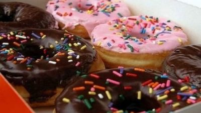 Американские пышные пончики в глазури