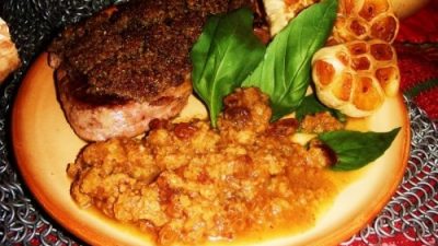 Антрекот под хлебной корочкой с соусом «Коньячный»